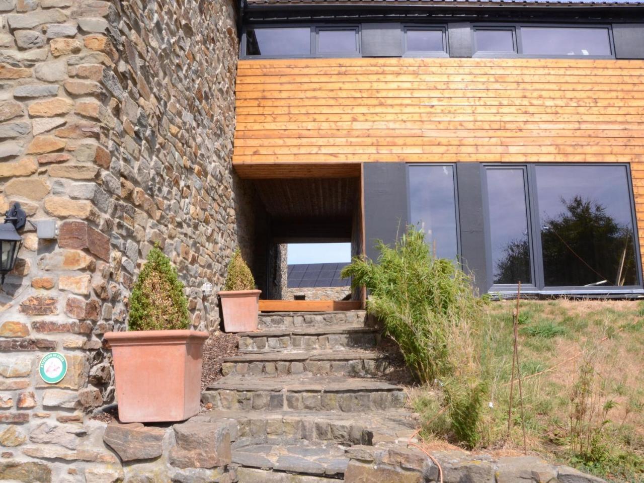 Gorgeous Holiday Home In Stoumont With Garden Exterior photo